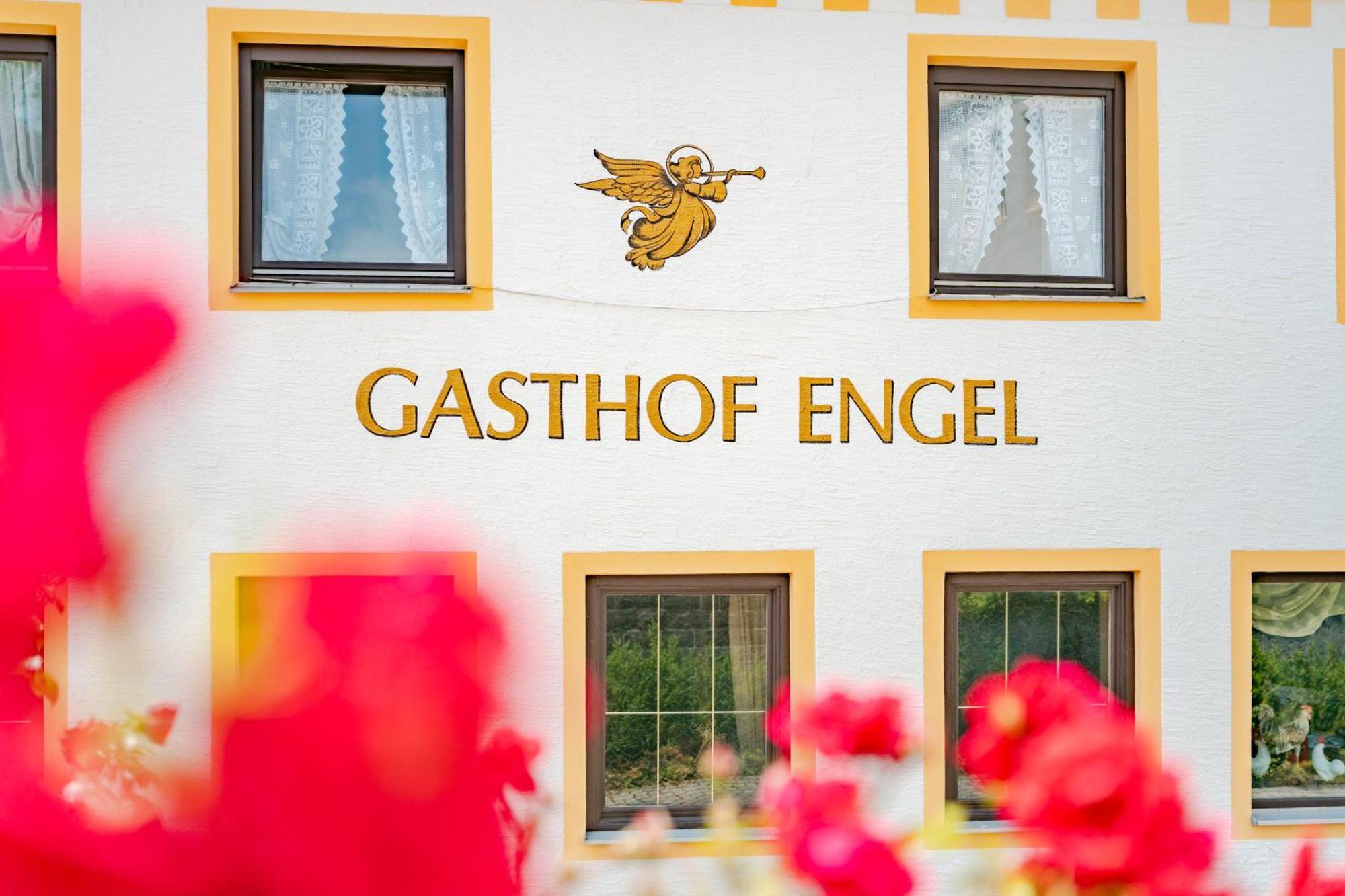 Hotel Garni "Zum Engel" Oberguenzburg Exteriör bild