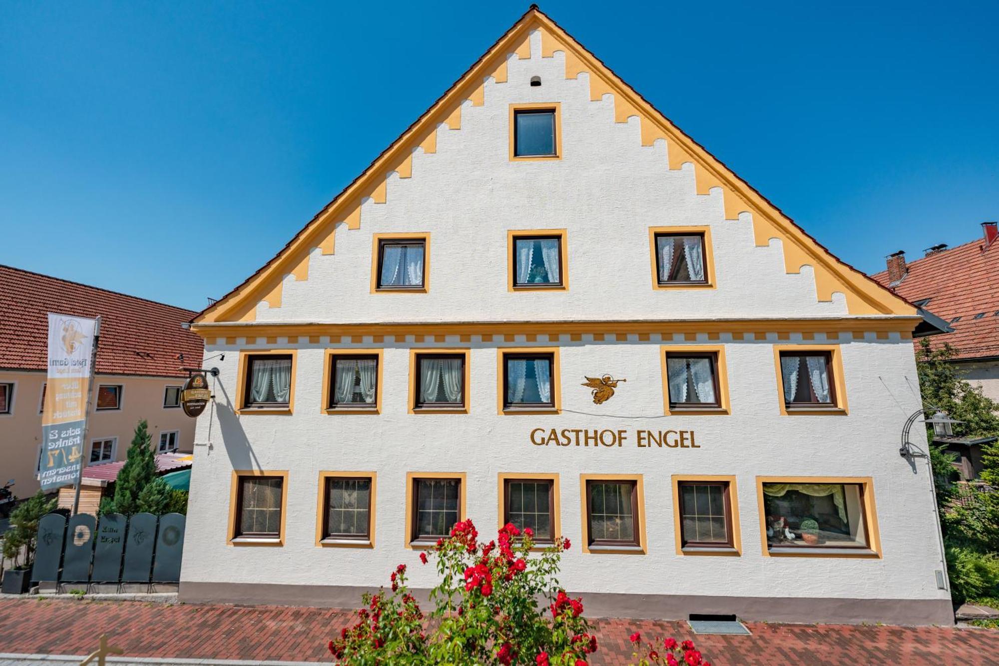 Hotel Garni "Zum Engel" Oberguenzburg Exteriör bild