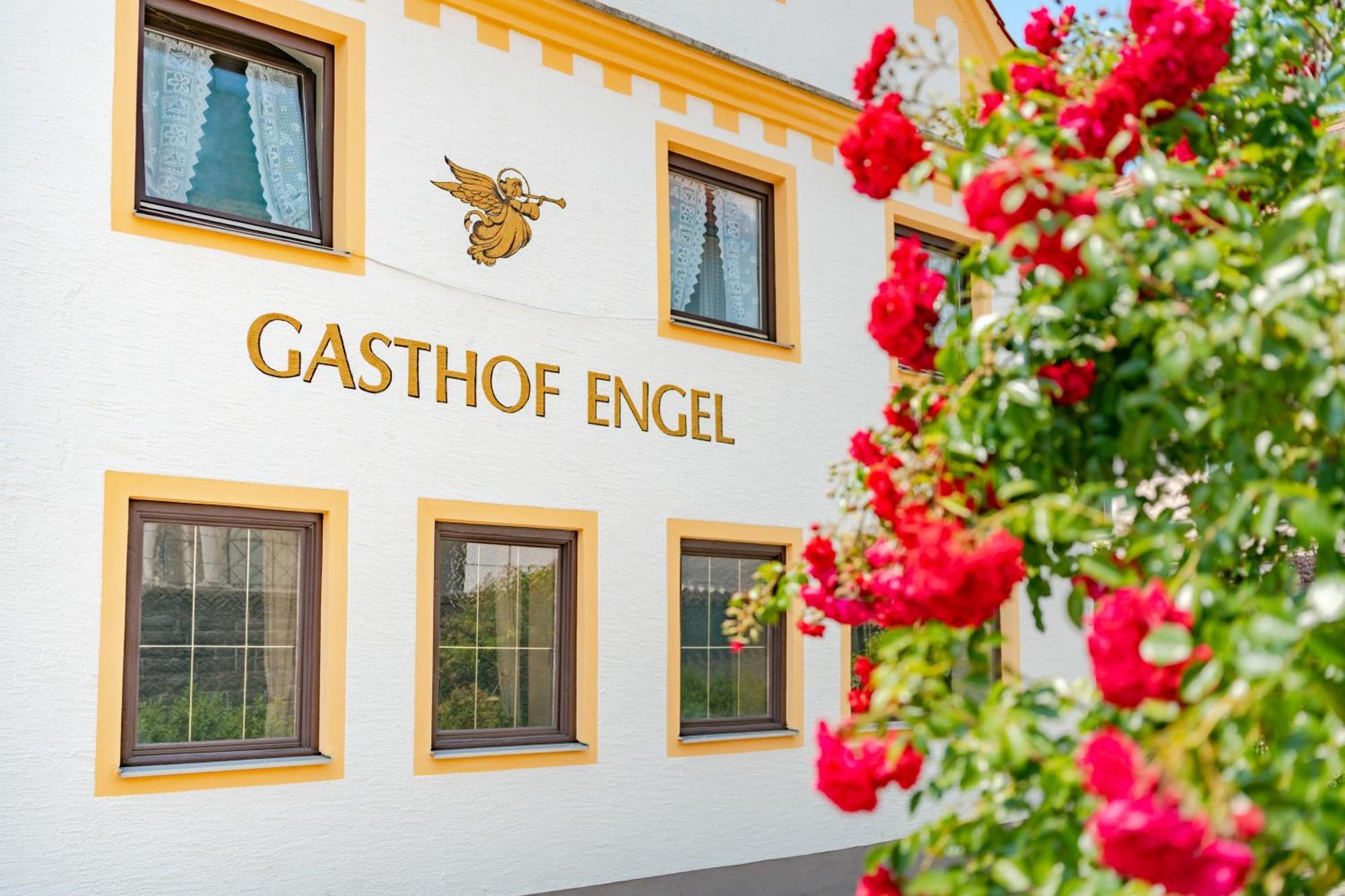 Hotel Garni "Zum Engel" Oberguenzburg Exteriör bild