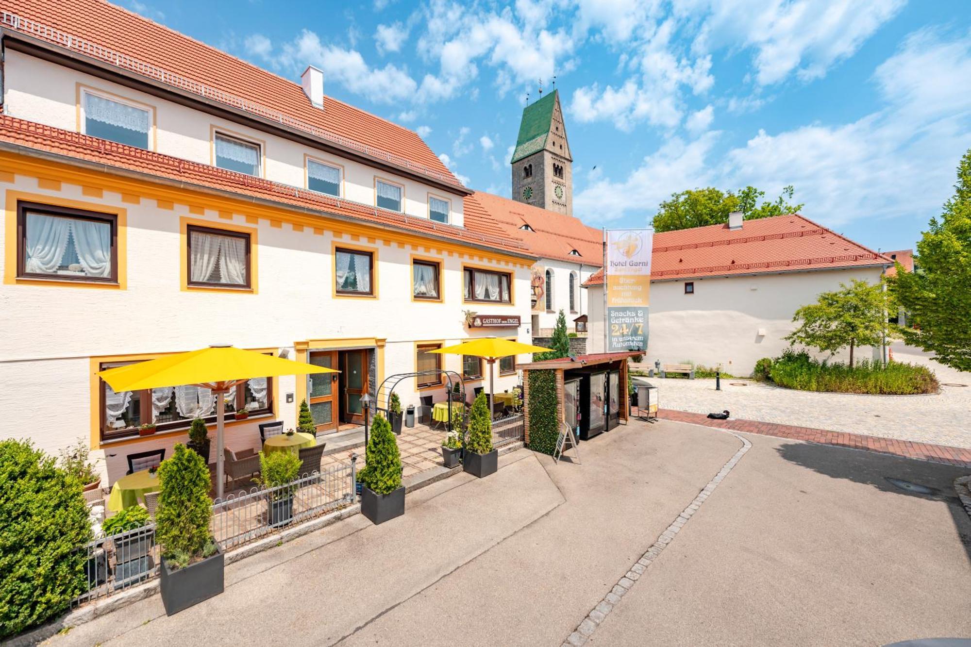 Hotel Garni "Zum Engel" Oberguenzburg Exteriör bild